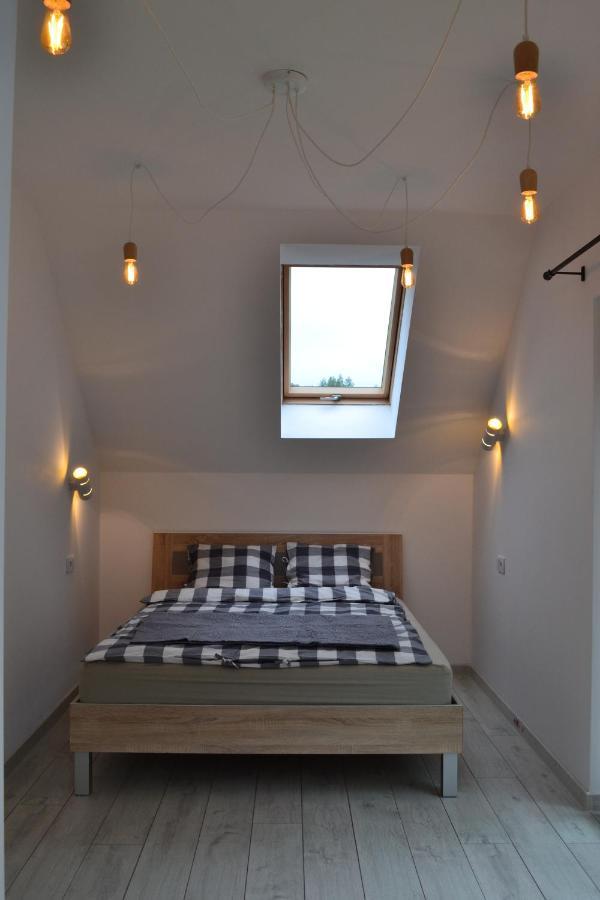 Leniowka Apartment Ponikiew  Ngoại thất bức ảnh